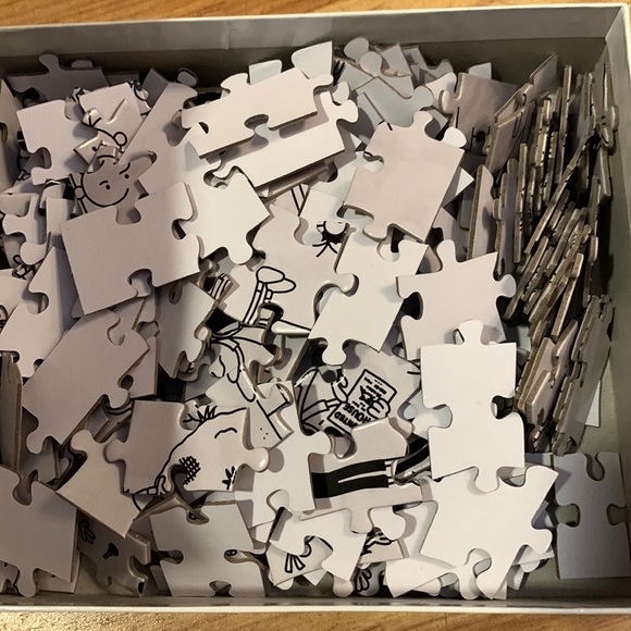 Diary of a Wimpy Kid 200 piece puzzle HARD! Ages 8+ and all pieces are in box - Picture 2 of 3